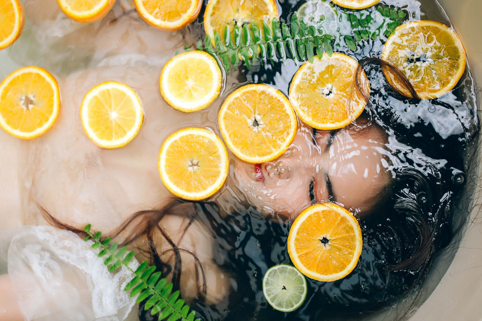 7 banhos de limpeza espiritual para renovar suas energias assim que terminar (Imagens: Unsplash)