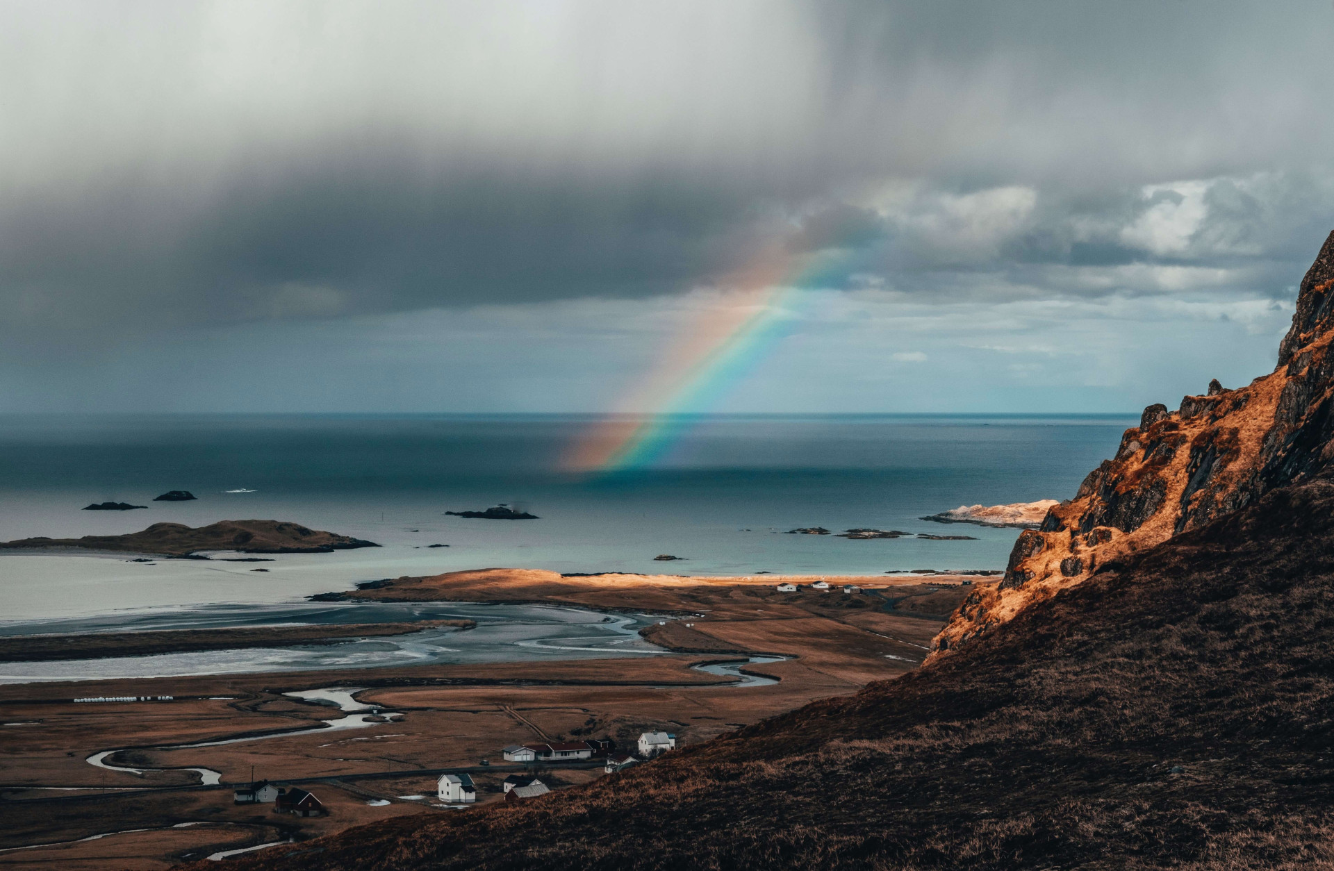 14 destinos chuvosos para quem ama um tempinho frio para fazer nada (Imagens: Unsplash)