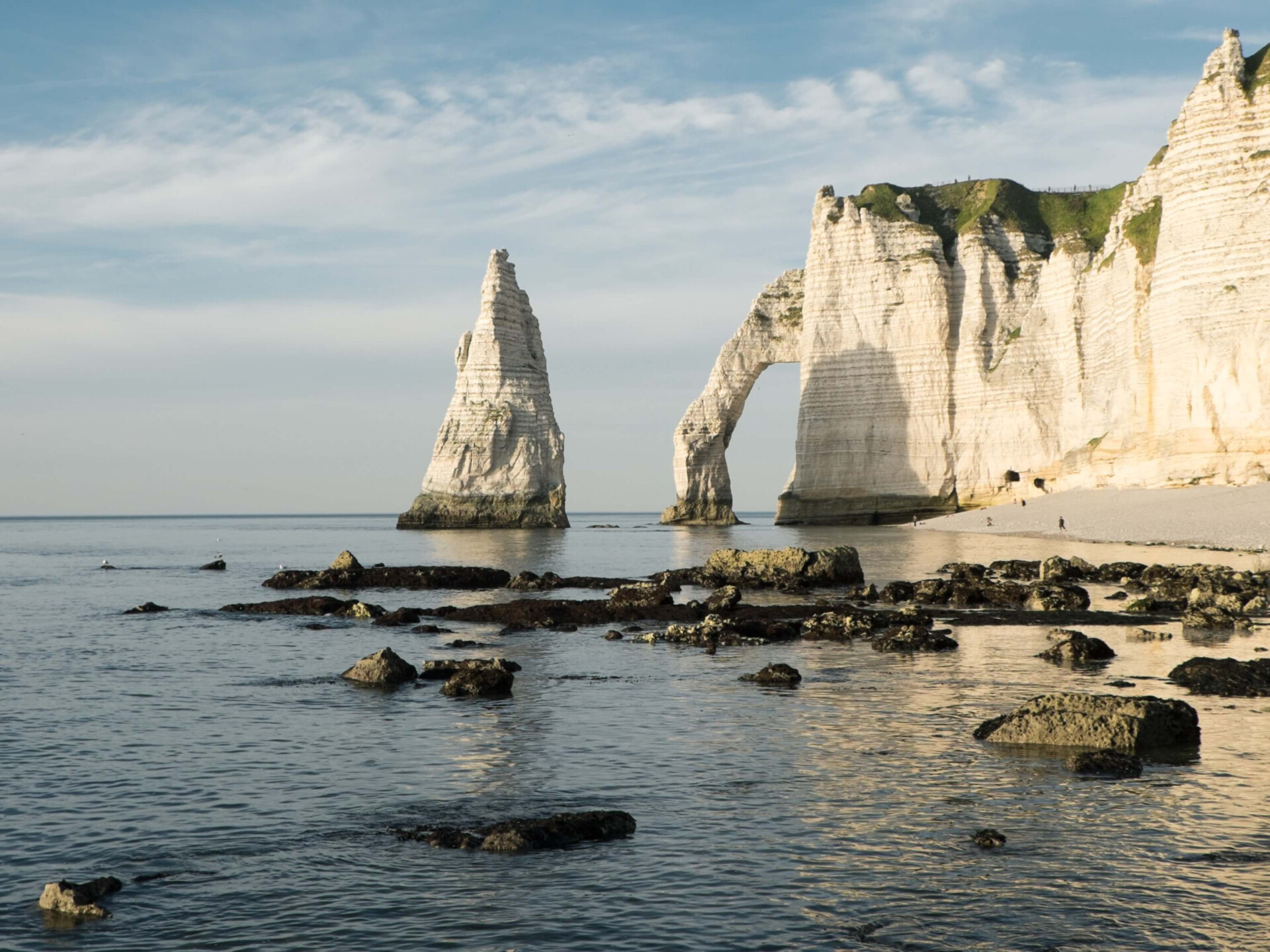 Visitar as Praias do Dia D pode ser uma das maiores experiências que você provará na vida (Imagens: Unsplash)