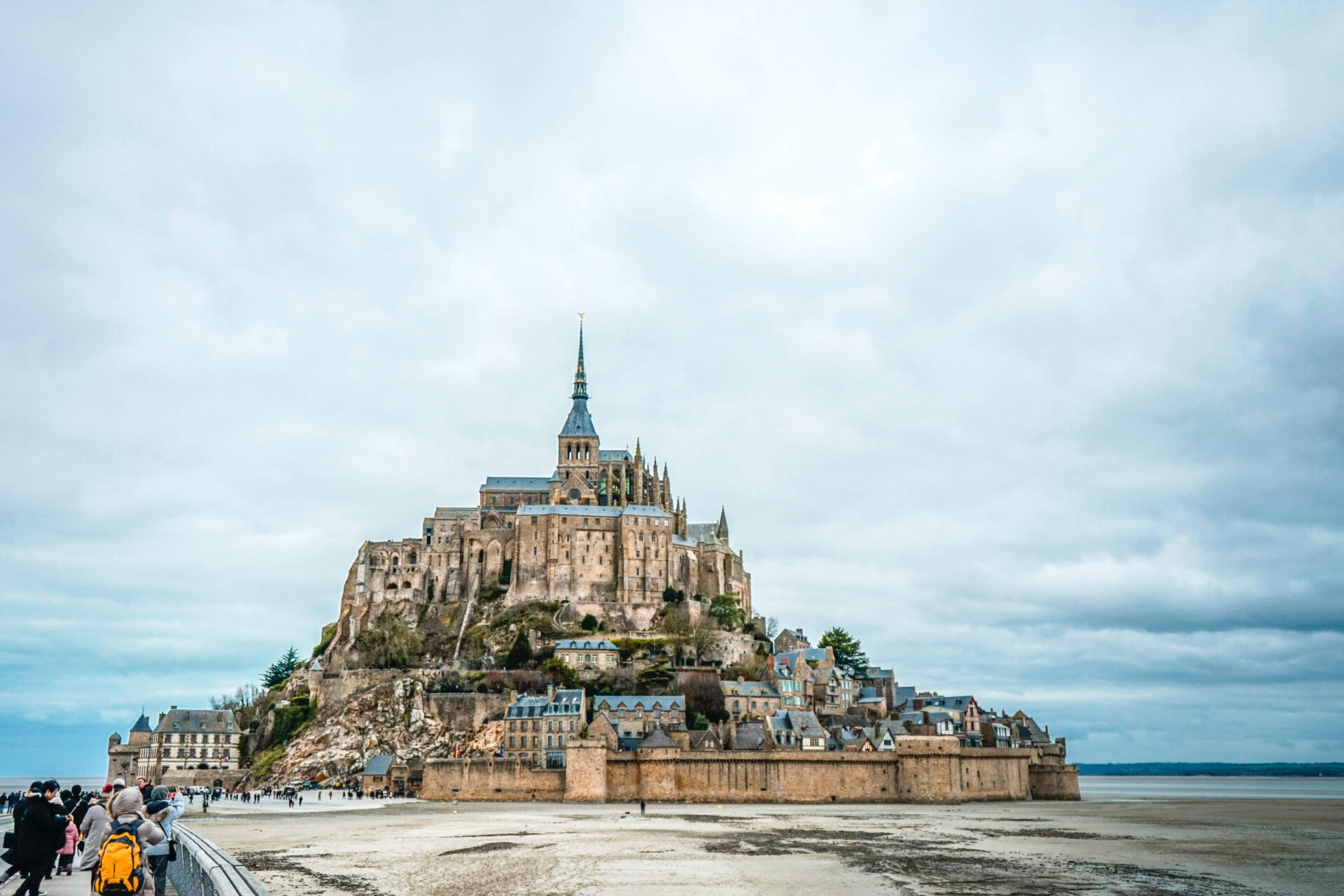 Visitar as Praias do Dia D pode ser uma das maiores experiências que você provará na vida (Imagens: Unsplash)