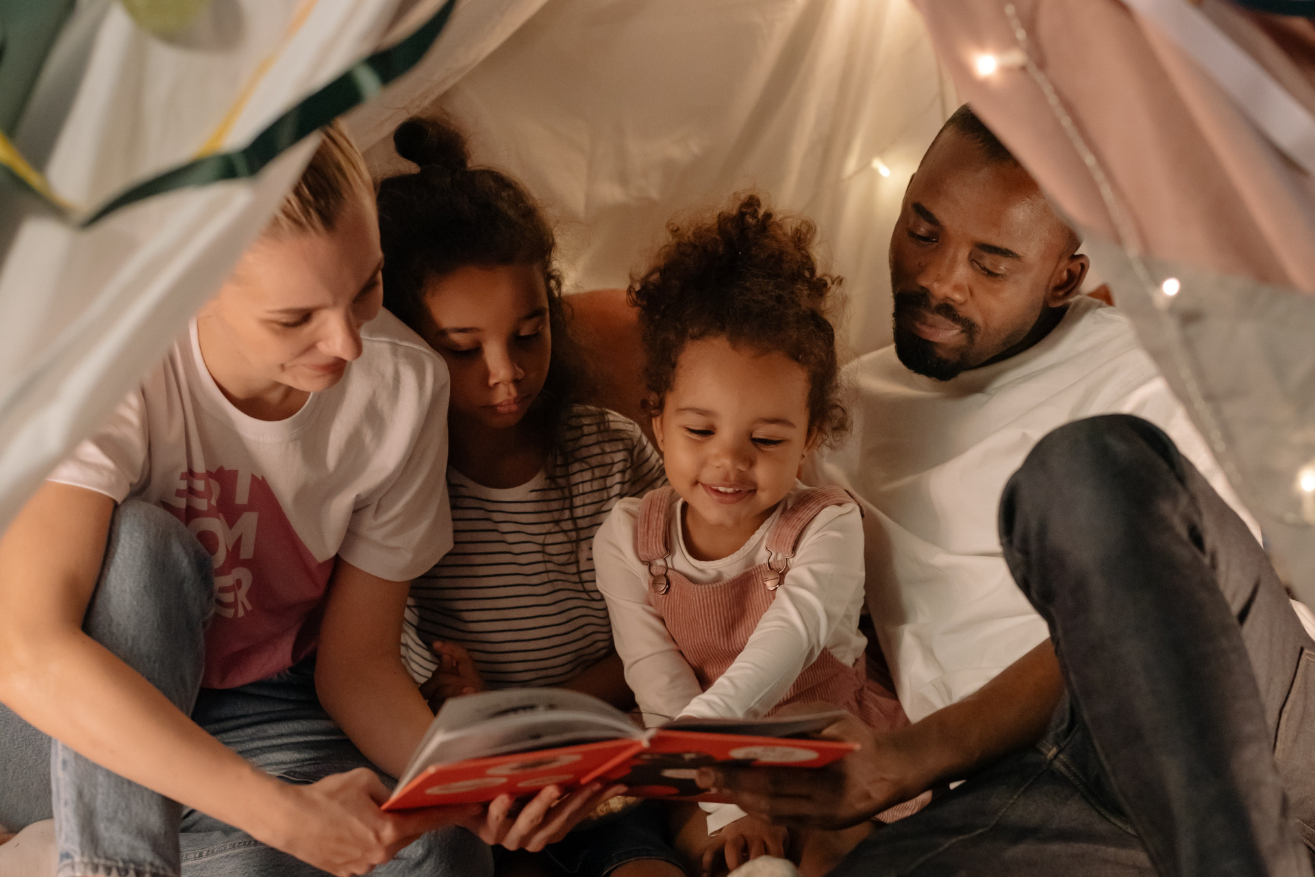 ler para os filhos antes de dormir