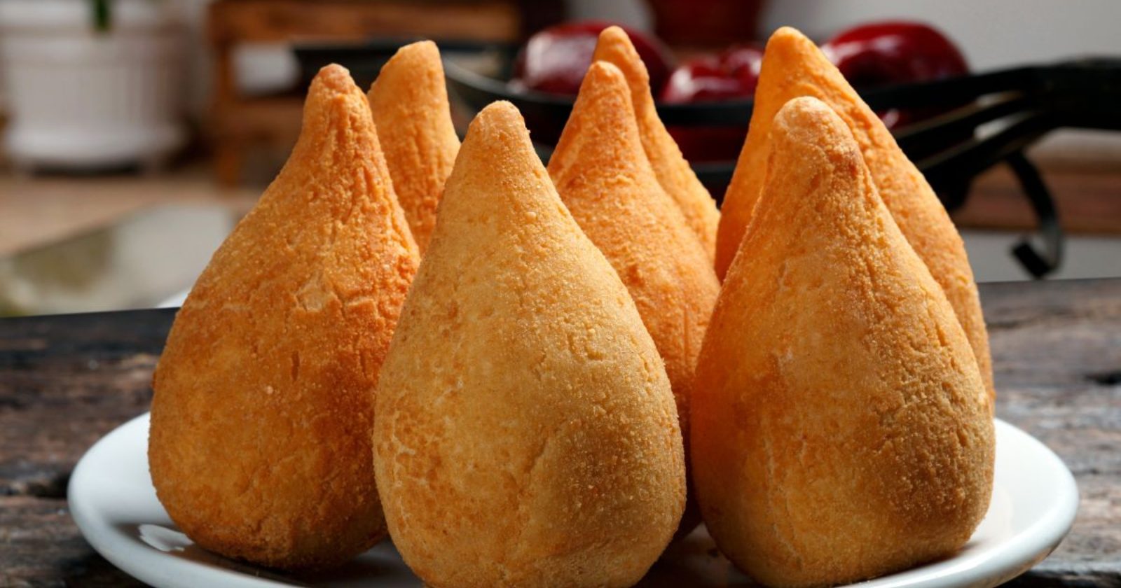 Coxinha brasileira é eleita uma das melhores comidas de rua do mundo