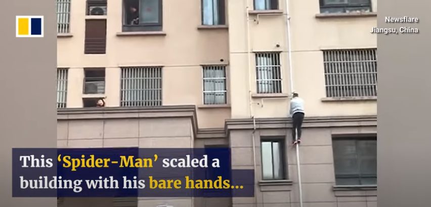 Herói da vida real: homem escala prédio para resgatar criança presa no parapeito (Imagens: South China Morning Post)