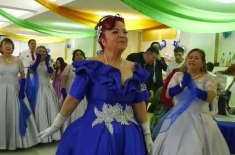 Vovó mexicana realiza o sonho de ter festa de debutante