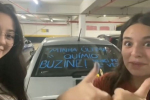 Jovem viraliza nas redes sociais após homenagem ao pai em sua ultima quimio