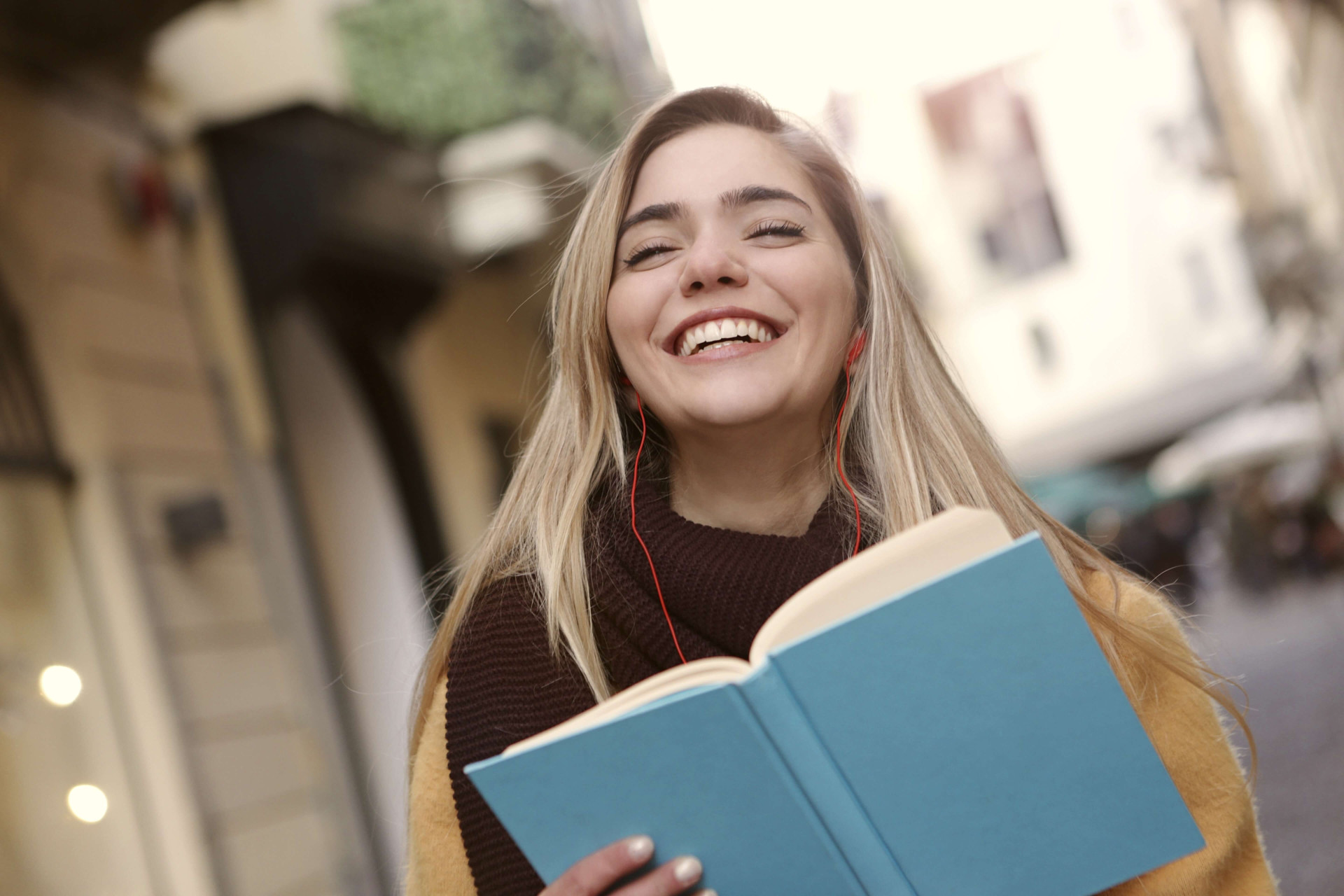 15 poemas engraçados para deixar a vida mais leve e divertida com simples leituras