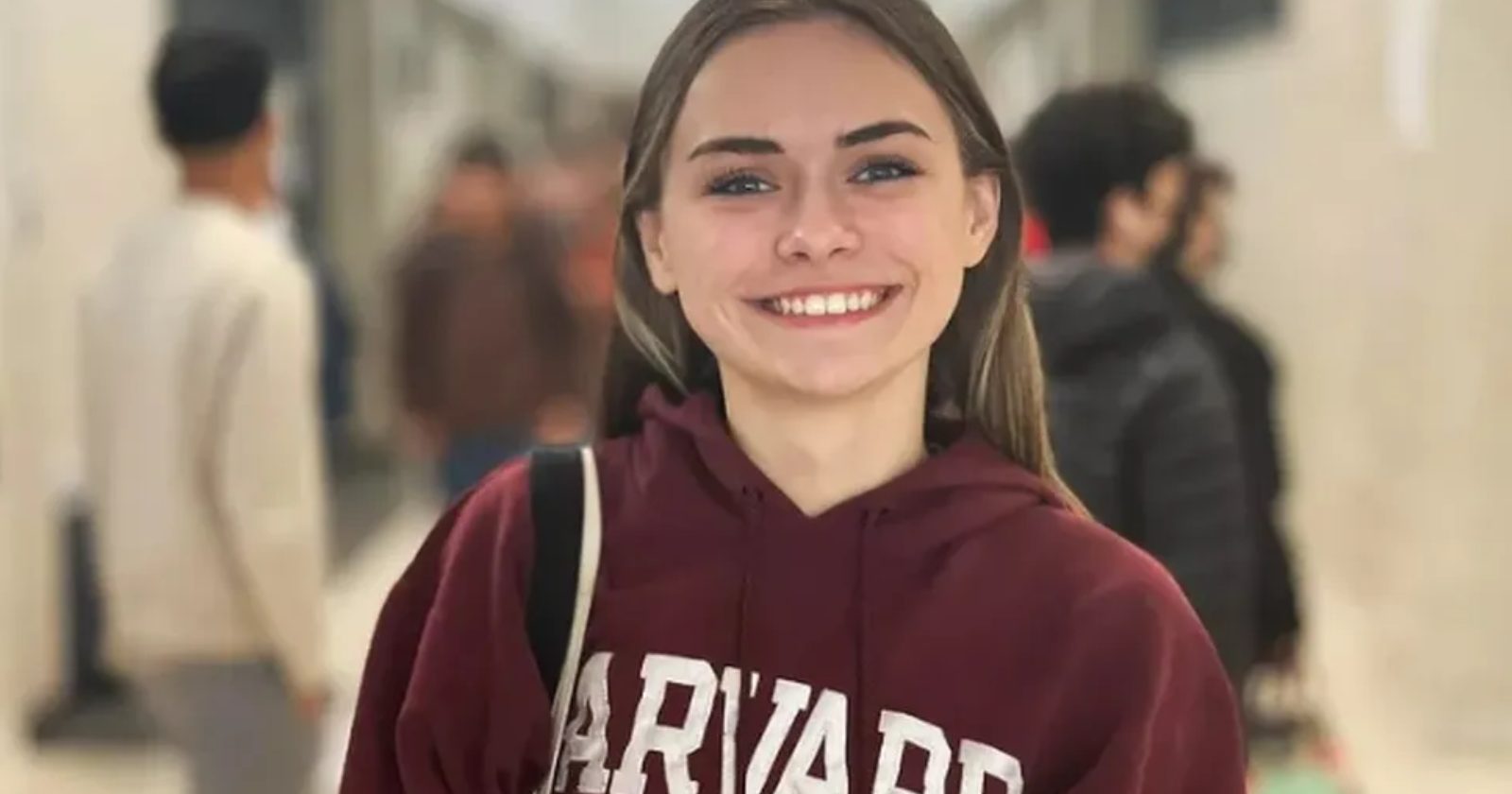 Menina de 18 anos que nasceu na prisão é aprovada em Harvard e irá estudar direito. “Havia algo satisfatório sempre tirar 10”.