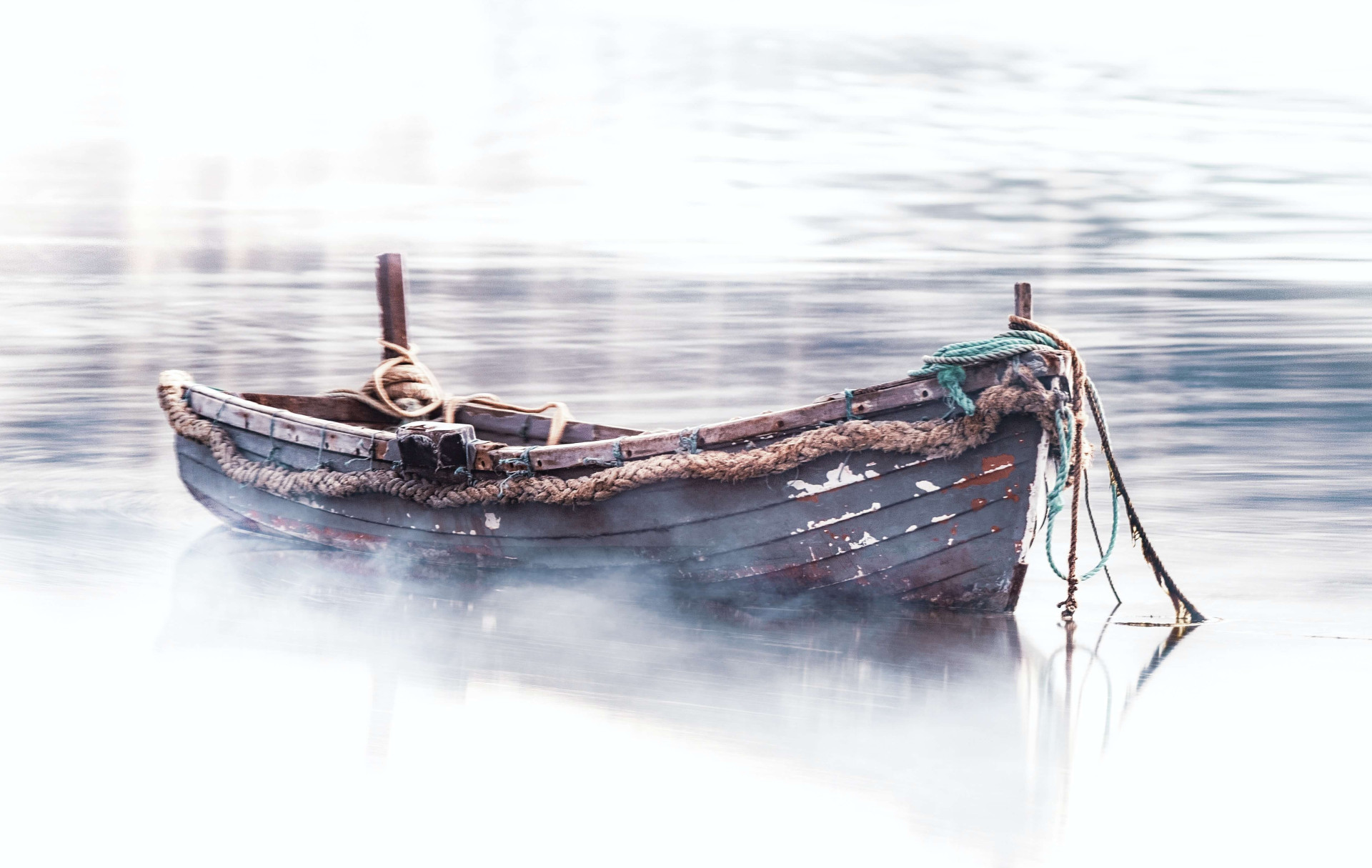 Sonhos com barcos: o que seu subconsciente está tentando lhe dizer?