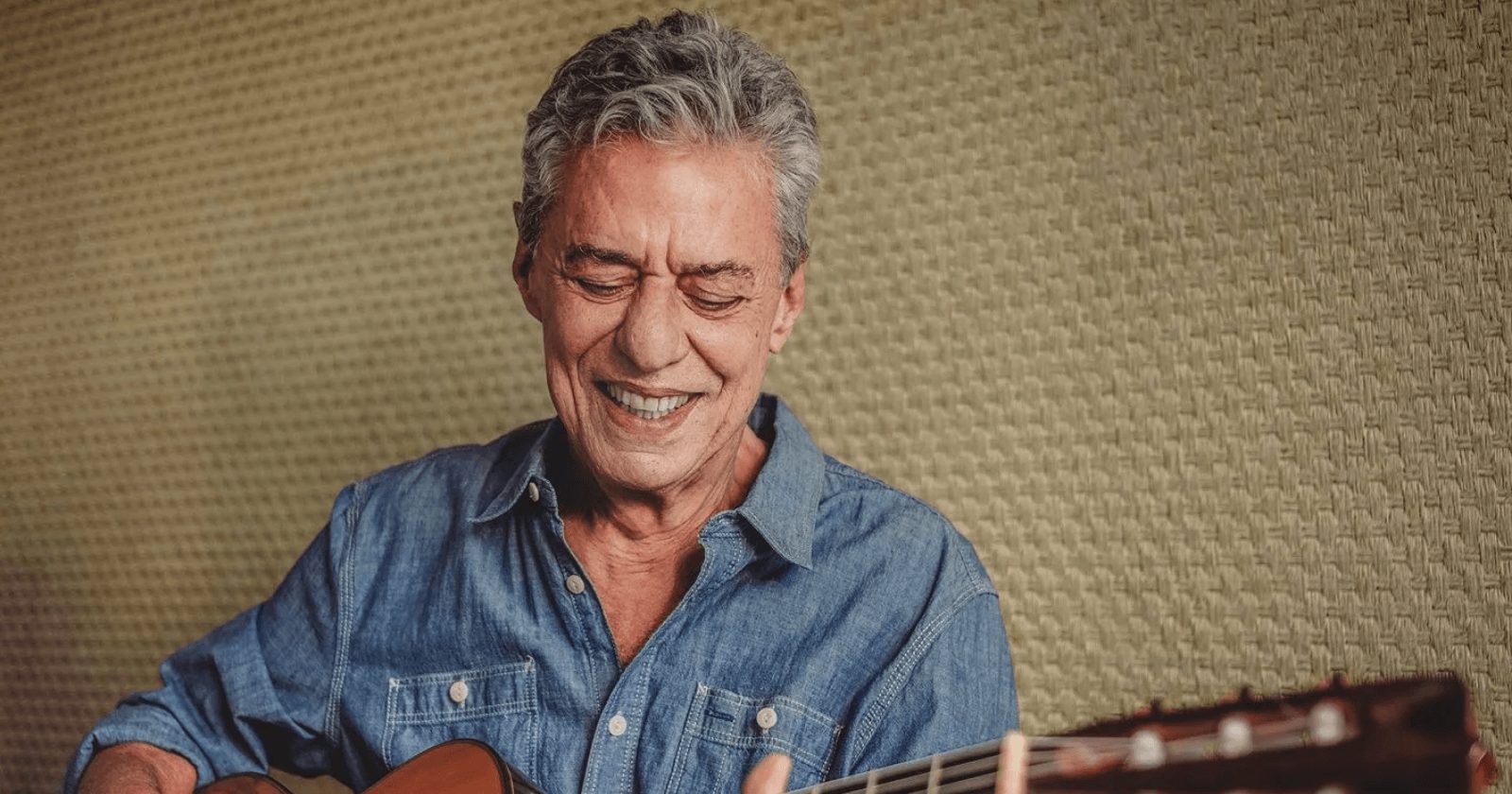 73 frases do Chico Buarque com os trechos mais românticos que você ama