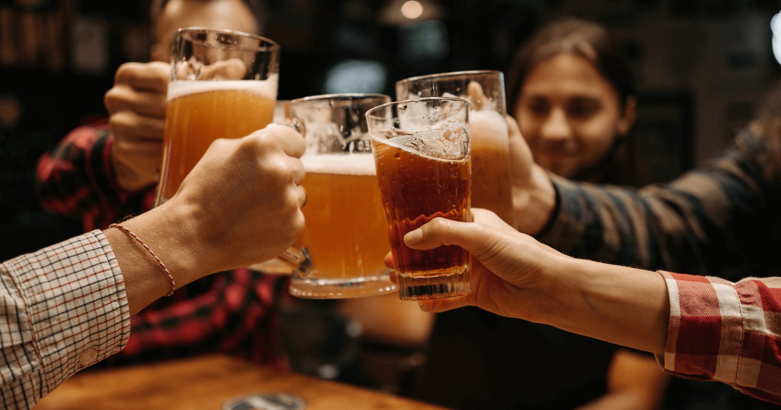 35 Frases de cerveja pra compartilhar com os amigos