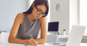 Frases de Dia do Estagiário para empresas mandarem recadinhos lindos