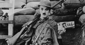 Frase dita por Charles Chaplin mostra como o Dia do Soldado é uma data emocionante