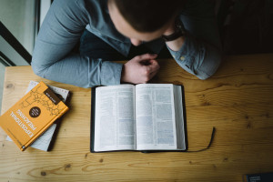 Romanos 8:31 tem a mensagem que você precisa