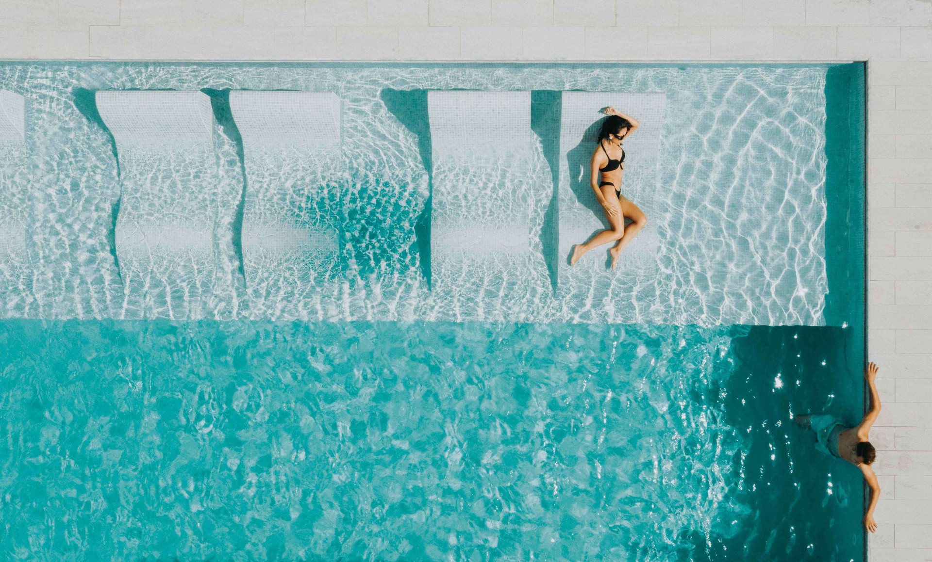 Os mistérios dos sonhos com piscina revelados.