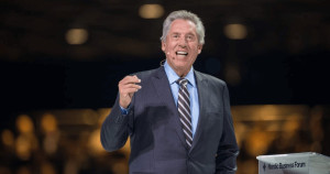 89 frases de John C. Maxwell para trazer sucesso