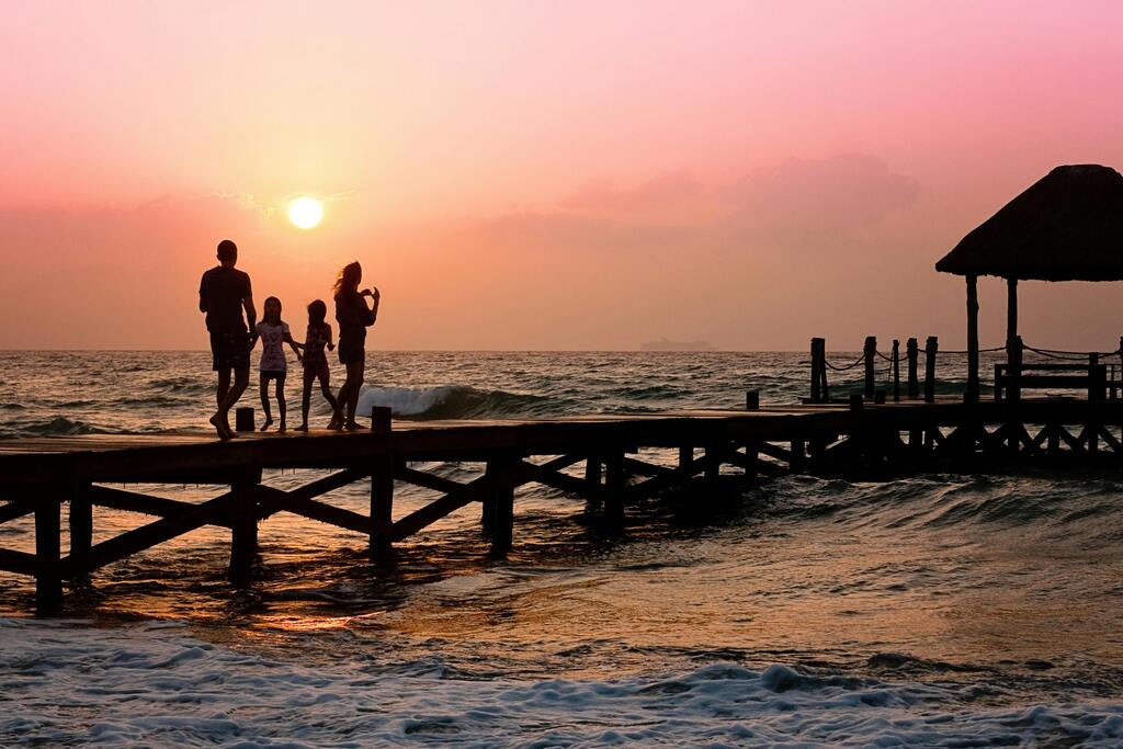 Os sonhos com familiares podem representar desejos de reconciliação ou nostalgia.