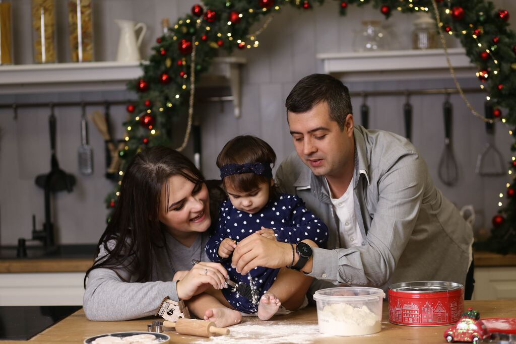 Que a magia desta temporada abrace o casal, nutrindo seu amor e cumplicidade.