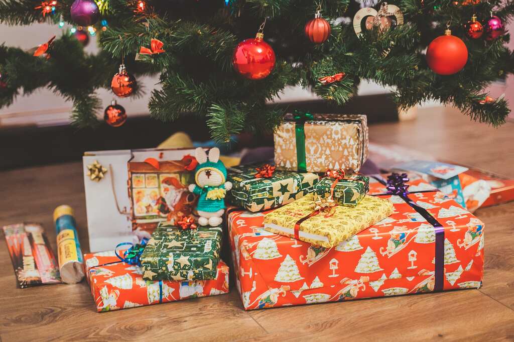 Na tradição do Amigo Secreto, celebramos a alegria da partilha.