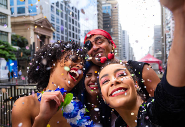 Músicas de Carnaval: seleção dos melhores hits do ano