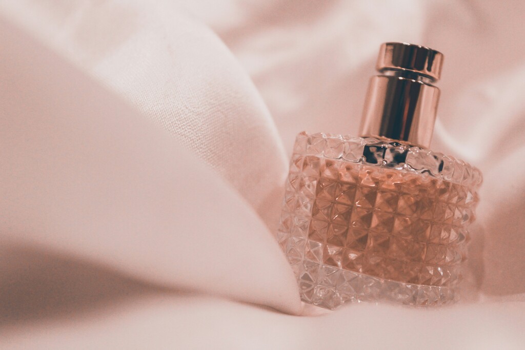 Perfumes preferidos de jovens ricas: marcas mais compradas