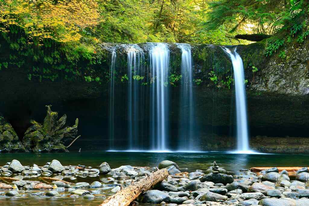 transformacao-e-renovacao-em-sonhar-com-cachoeira