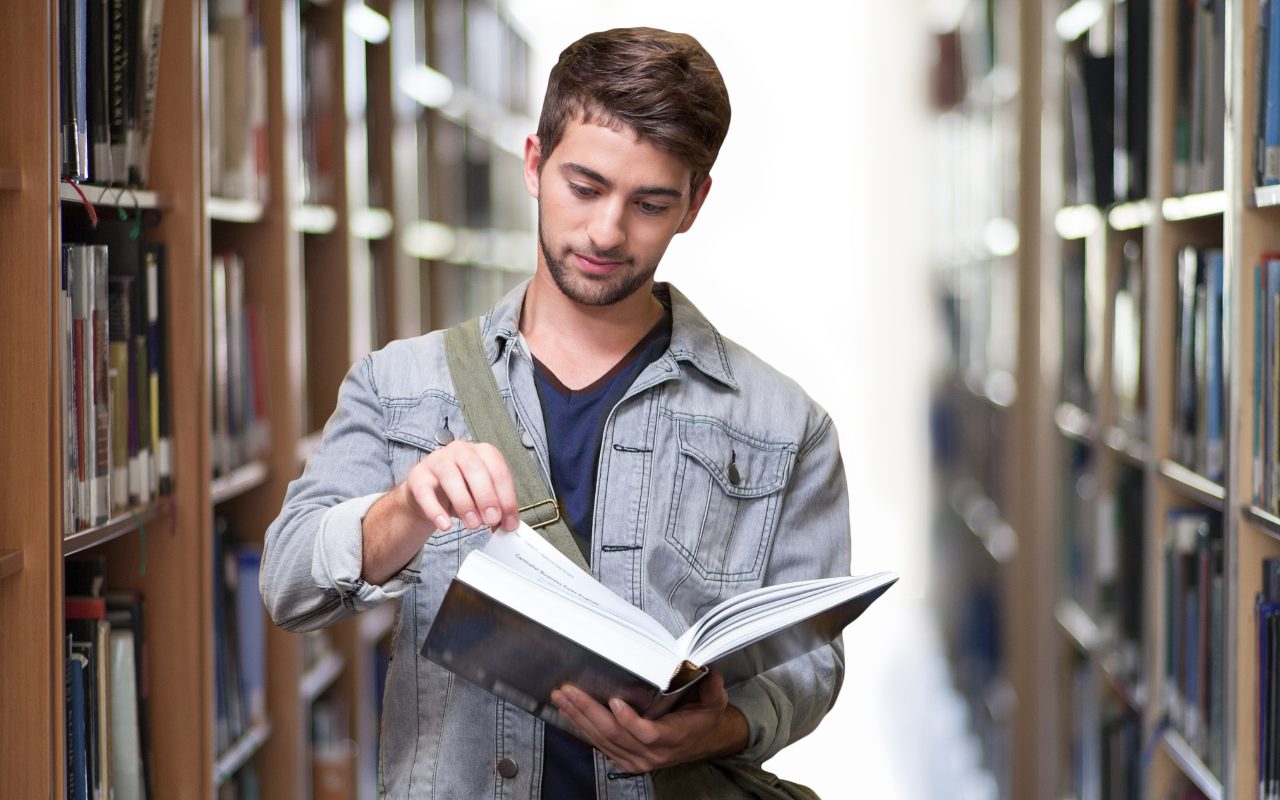 Dia da Literatura Brasileira com 7 dicas de livros para ler