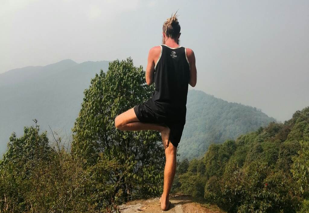 posicoes-de-yoga-para-quem-trabalha-sentado-melhorar-a-digestao