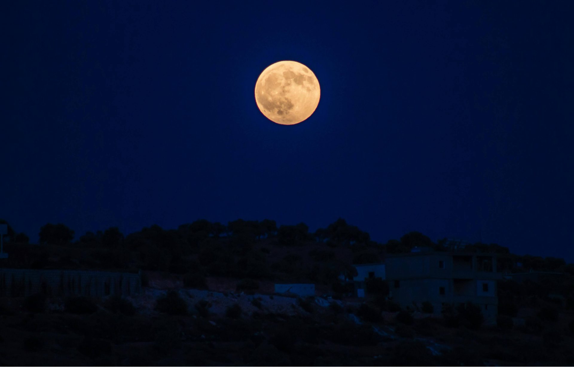 coisas-para-nao-fazer-na-lua-cheia-para-proteger-a-energia