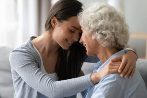 Oração para ser uma mãe forte: a Bíblia te dá forças quando precisa