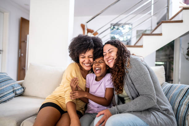 Poemas para mães que estão longe: matando a saudade nesse dia