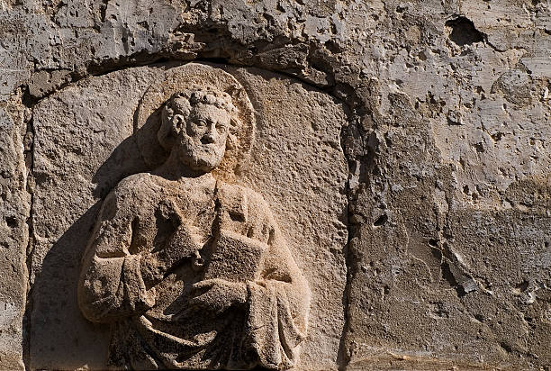 Oração de São Pedro para ser mais amoroso é linda e poderosa