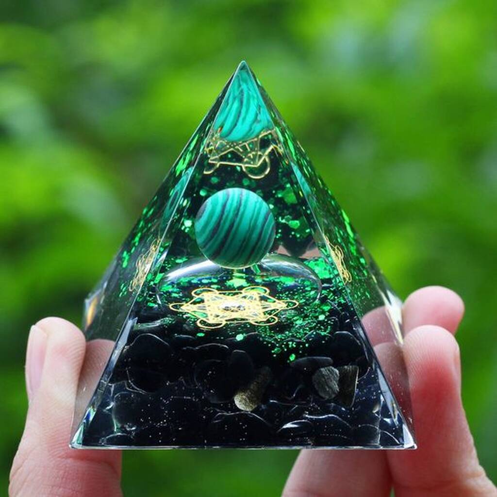 piramide-orgonite-significado-espiritual-transformacao