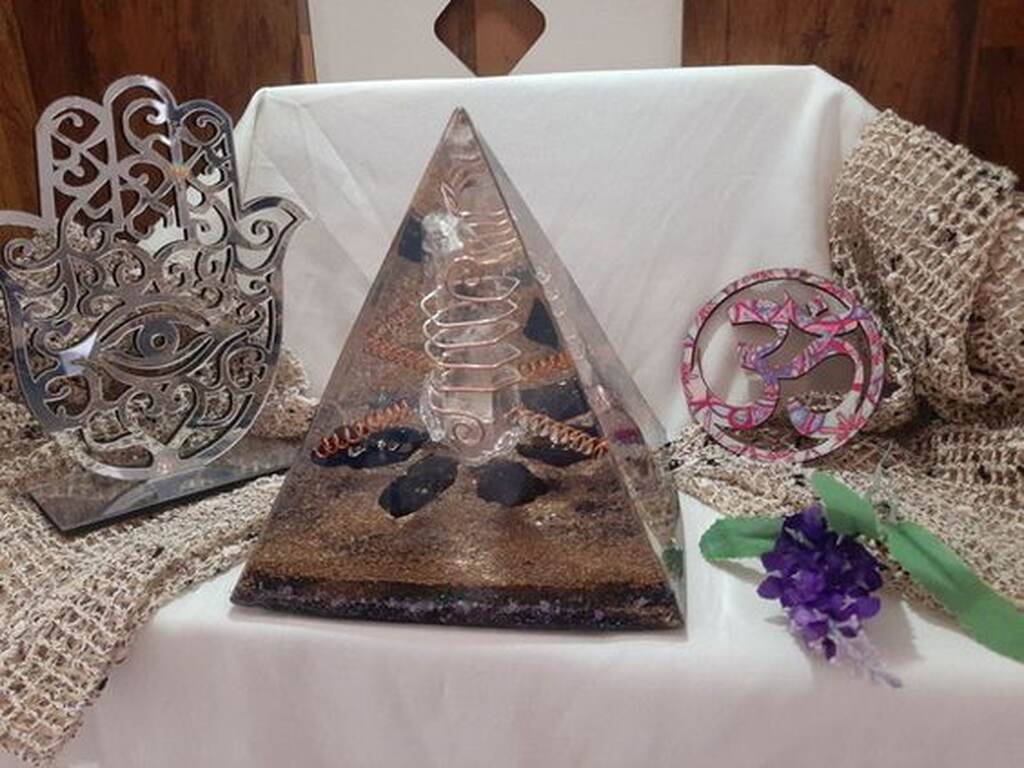 piramide-orgonite-significado-espiritual-poderes