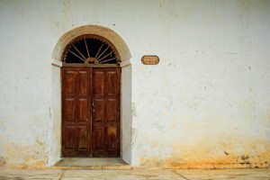 Sonhar com portas: significado de sonhos com portas abertas ou fechadas